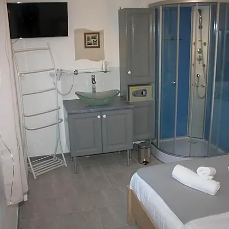 Hotel Logis & Restaurant Le Relais De Fleurette 3*