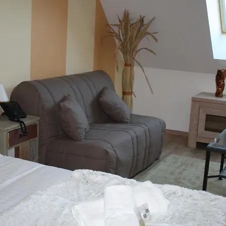 Logis & Restaurant Le Relais De Fleurette Hotel