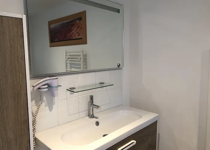 Hotel Logis & Restaurant Le Relais De Fleurette Pontavert