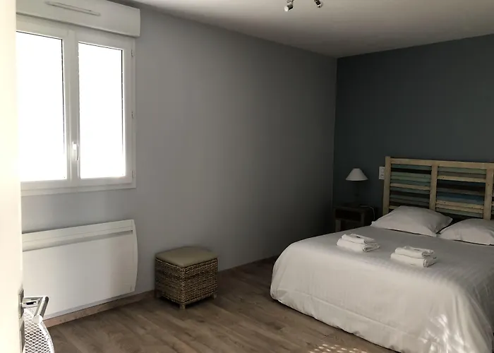 Logis & Restaurant Le Relais De Fleurette Hotel 3*