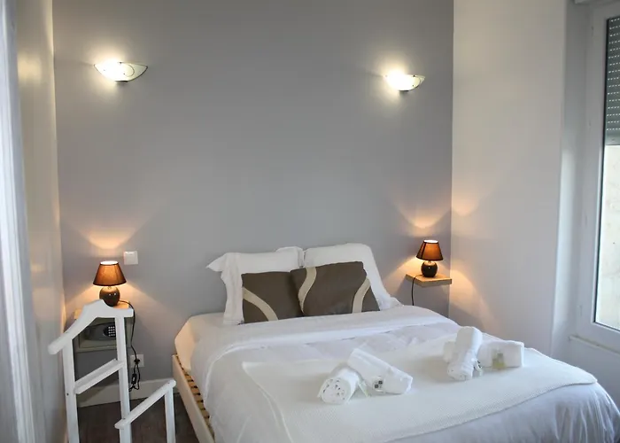 Hotel Logis & Restaurant Le Relais De Fleurette Pontavert